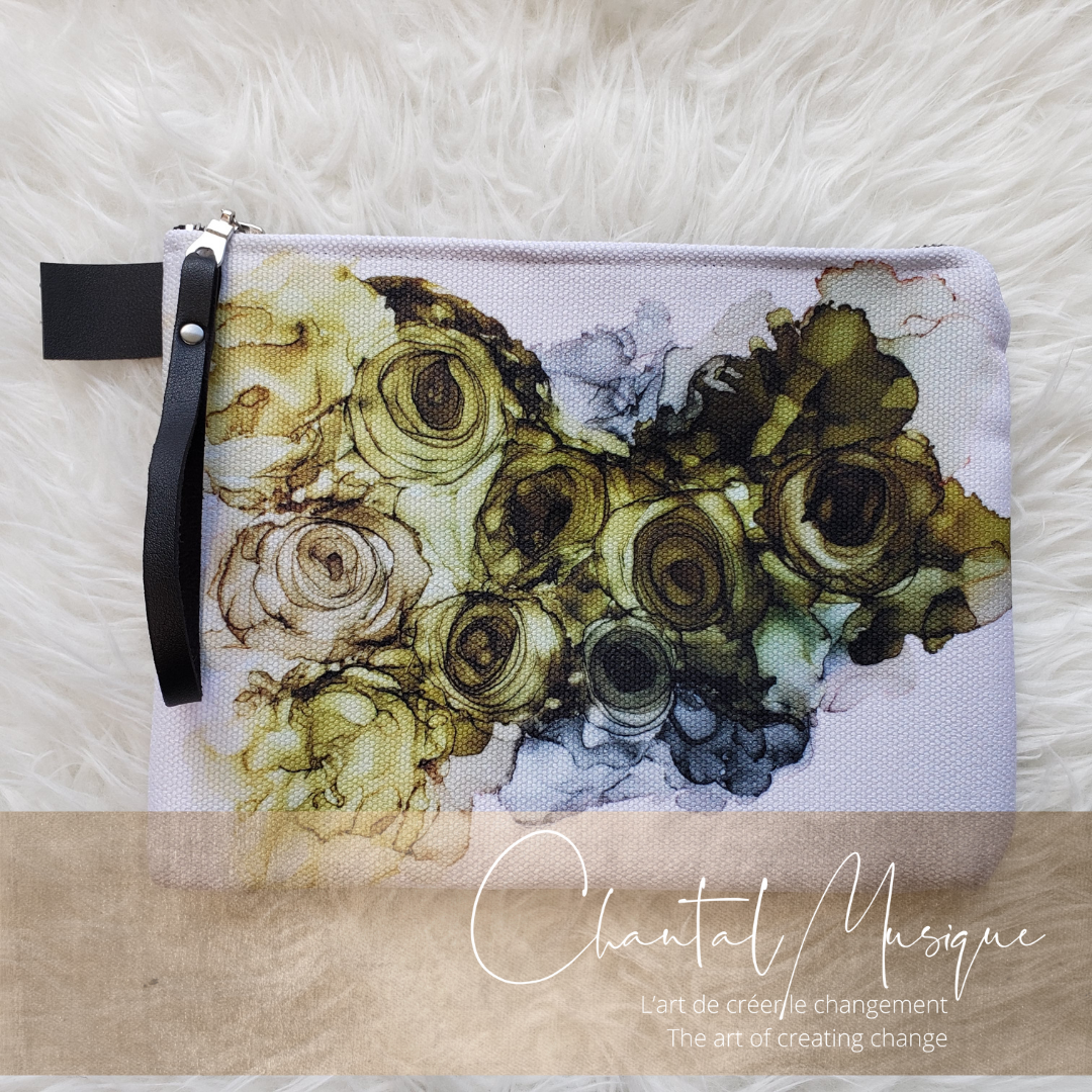 In the Dark 10 inch sleeve | A piece of art to take with you, wherever life takes you.